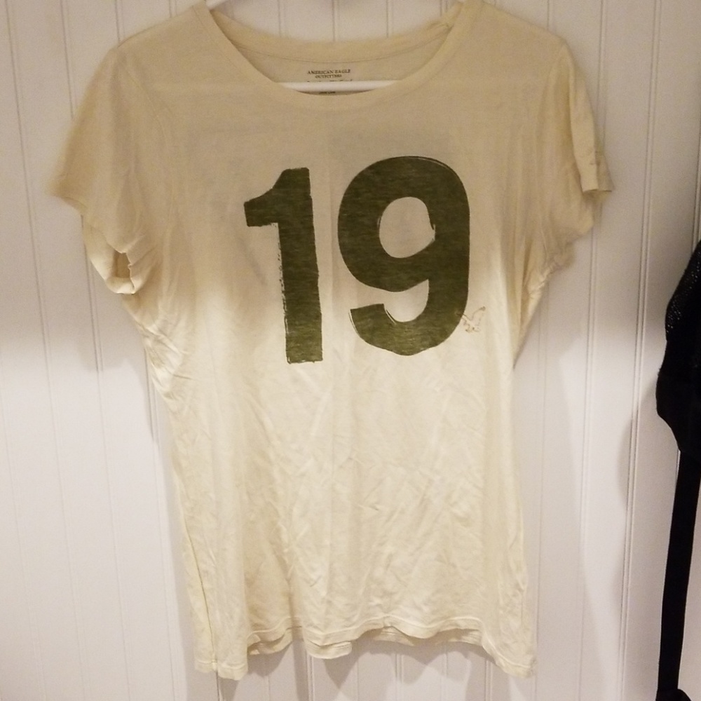 American Eagle short sleeve tee